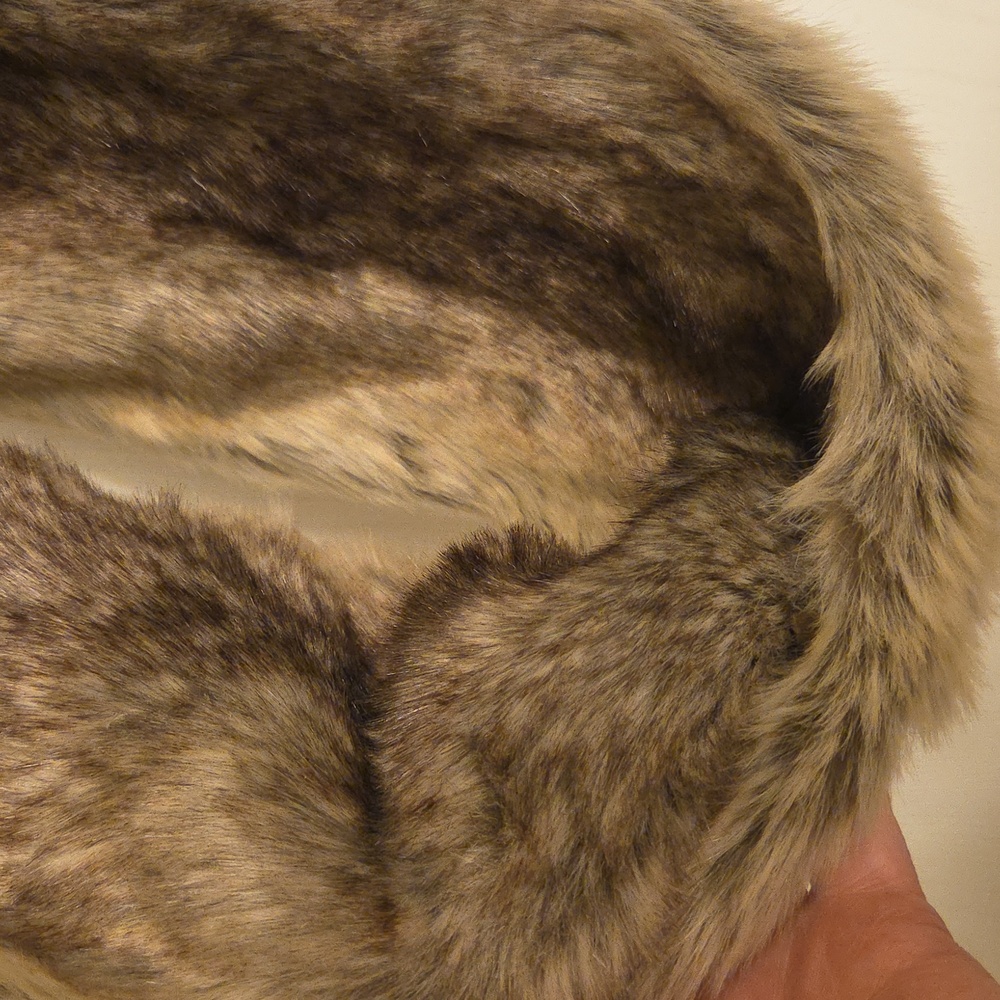 VINTAGE faux fur Infinity wrap scarf, New with tags.